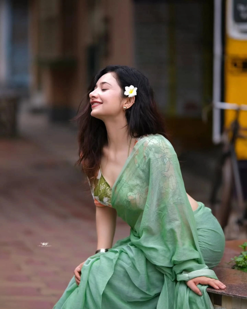 Fancy Sarees for Women – Trendy Designer Sarees Online Shopping