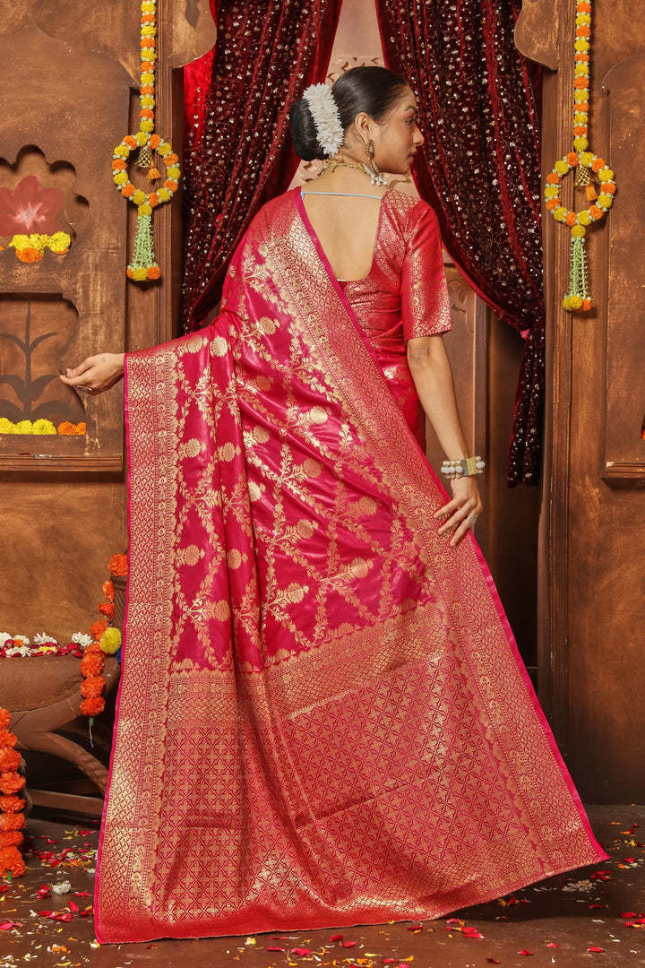 Elegance Embodied: Silk with Full Zari Weaving