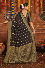 Enchanted Elegance: The Legacy of Zari and Silk